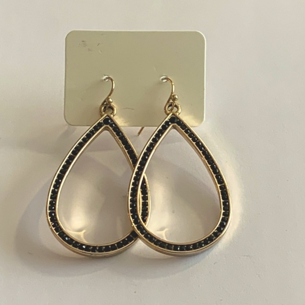 🦖 5 for $20 | Avon Gold and Black Teardrop Earrings